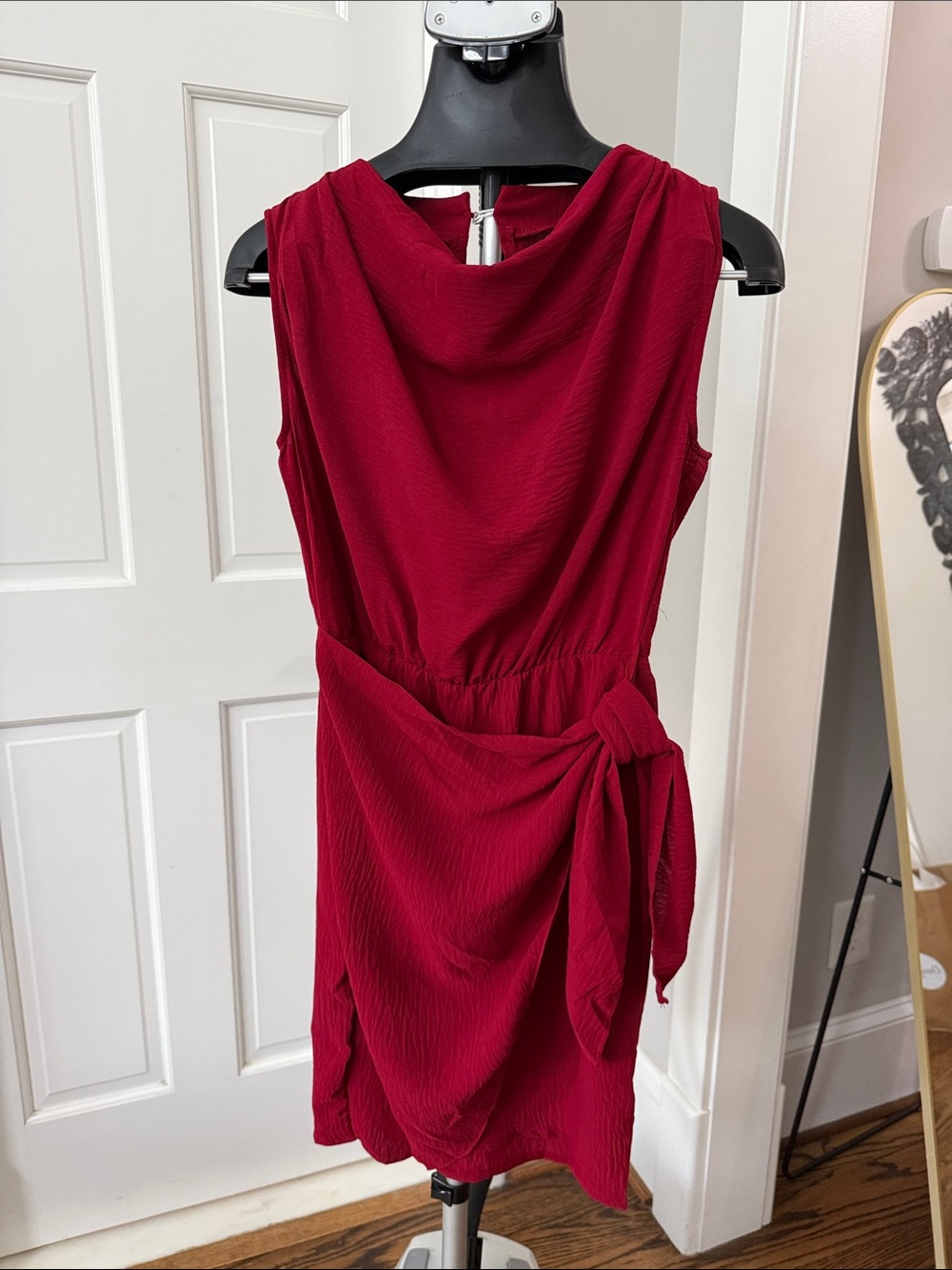 Sleeveless Maroon Tie-Waist Women's Dress